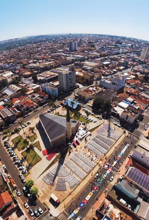 Desde 1929, a paróquia integra a Diocese de Jataí. Ao longo de sua história, foi administrada por Padres Agostinianos e Frades Franciscanos da Reconciliação, destacando-se a atuação da Irmã Dolores D’Aloia, que dedicou 51 anos de serviço à comunidade.